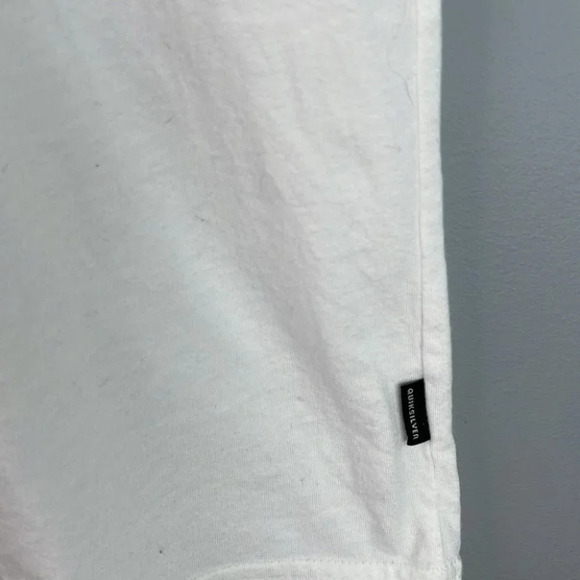 QUIKSILVER Graphic Logo T-Shirt White Crewneck Distressed Look  M - Picture 6 of 10
